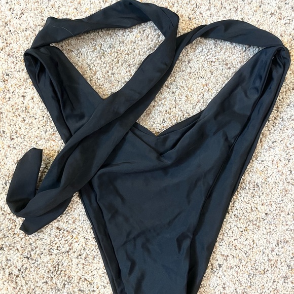 One Shoulder Bandeau Bikini Set - Picture 3 of 4